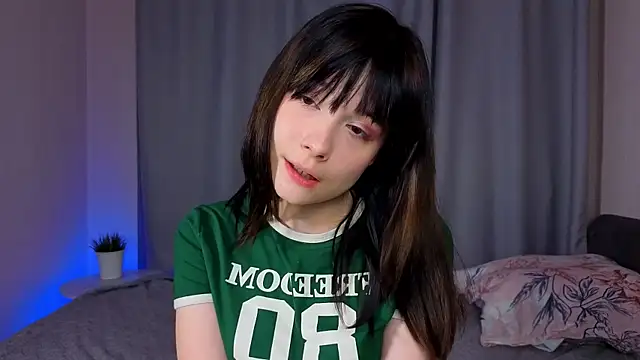 Honeey Beee online show from 23, 10, 2025