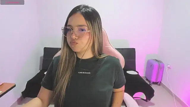 Snapshot of Alana_Banana_ chatting on 25, 11, 2025 Alana Banana online show from 25, 11, 2025