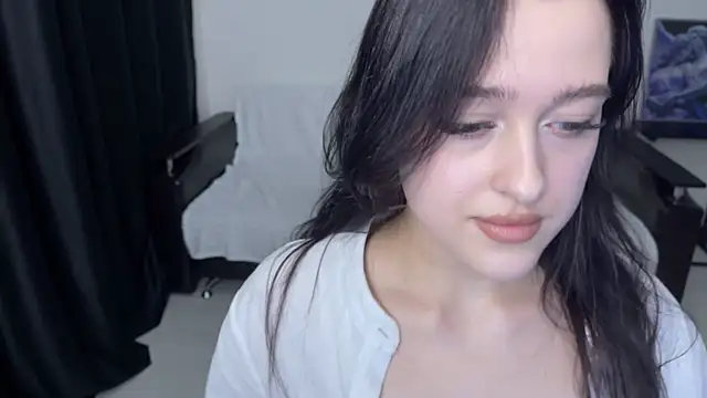 Snapshot of Sunshine_J chatting on 2, 10, 2025 Sunshine J online show from 2, 10, 2025