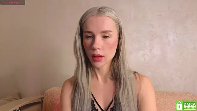 KittenFang online show from 1, 2, 2026