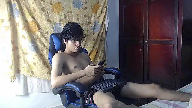 Snapshot of alice_julls chatting on 17, 5, 2026 alice julls online show from 17, 5, 2026