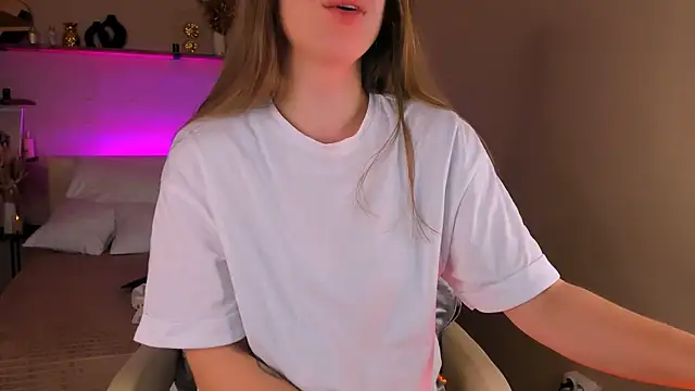 Snapshot of MaryRosenberg chatting on 5, 10, 2025 MaryRosenberg online show from 5, 10, 2025