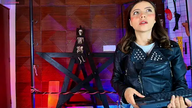 Misstresss aurora bdsm online show from 28, 5, 2026