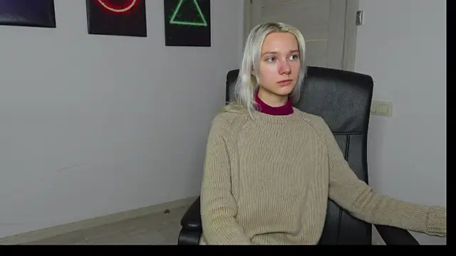 Laura Chaplin online show from 15, 10, 2025