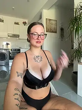 ManjaWinkler online show from 17, 6, 2026