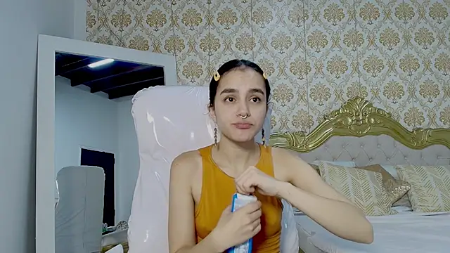 JessB  online show from 6, 10, 2025