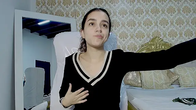 JessB  online show from 4, 10, 2025