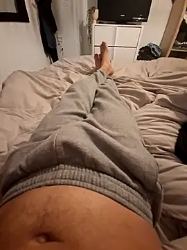 Snapshot of Yoaannn chatting on 12, 11, 2025 Yoaannn online show from 12, 11, 2025