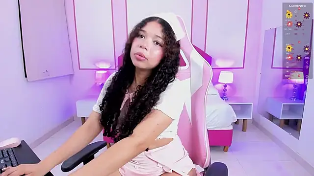 STEFANY MOLL online show from 9, 10, 2025