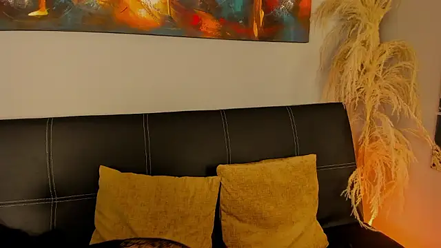 Emma  clark  online show from 16, 2, 2026