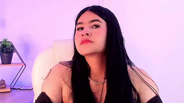 Emma  clark  online show from 28, 11, 2025