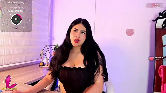 Emma  clark  online show from 29, 10, 2025