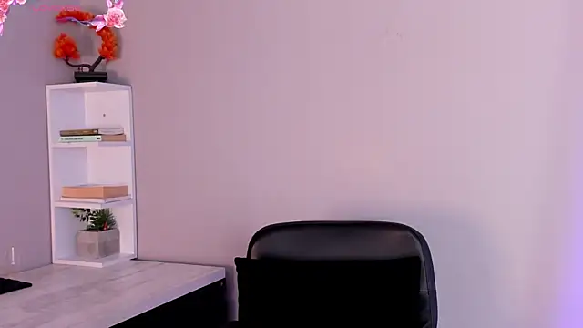 Emma  clark  online show from 15, 9, 2025