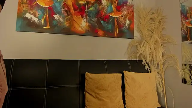 Emma  clark  online show from 14, 2, 2026