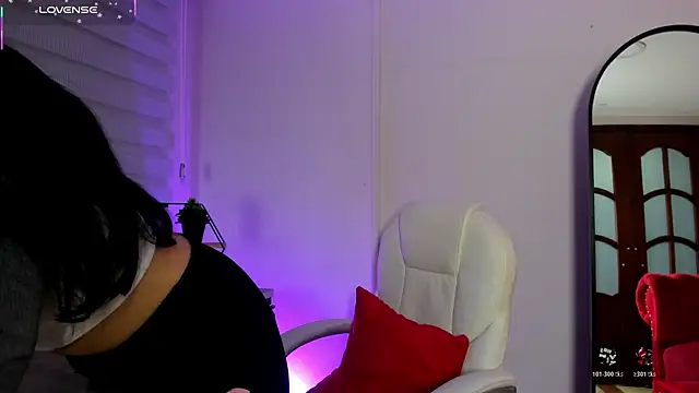 Emma  clark  online show from 29, 11, 2025