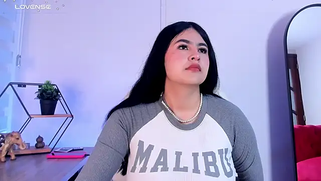 Emma  clark  online show from 22, 11, 2025