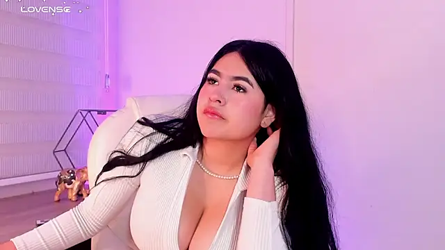 Emma  clark  online show from 26, 11, 2025