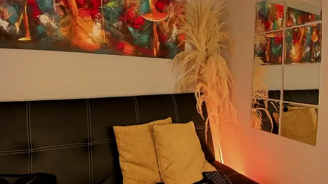 Emma  clark  online show from 7, 2, 2026