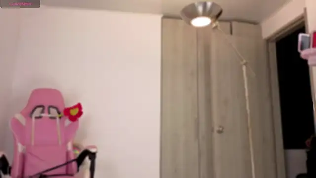 Snapshot of colette_e chatting on 8, 10, 2025 colette e online show from 8, 10, 2025