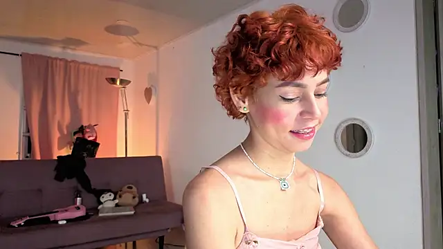 Snapshot of colette_e chatting on 20, 11, 2025 colette e online show from 20, 11, 2025