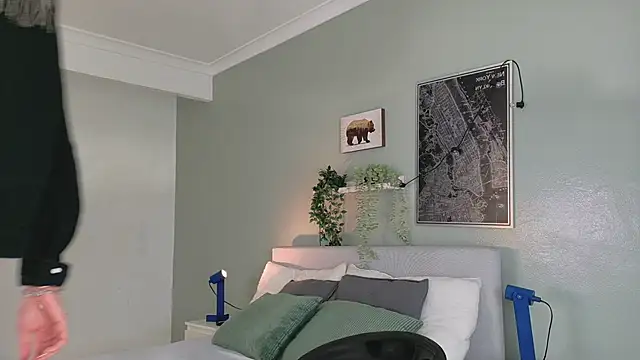 Nickifox   online show from 11, 10, 2025