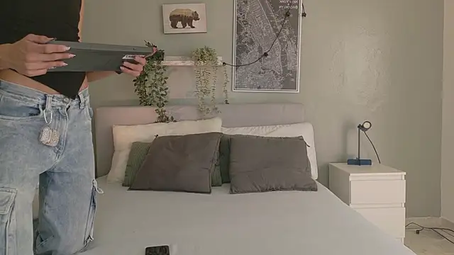 Nickifox   online show from 1, 12, 2025