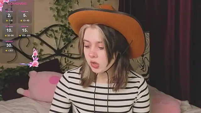 Snapshot of IrisSoCute chatting on 21, 11, 2025 IrisSoCute online show from 21, 11, 2025