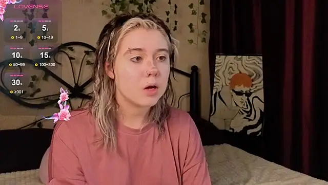 Snapshot of IrisSoCute chatting on 11, 11, 2025 IrisSoCute online show from 11, 11, 2025