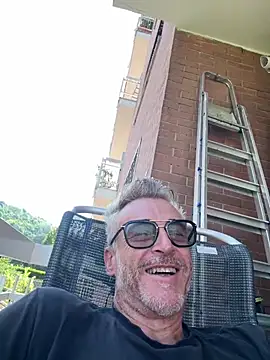 Axl hot online show from 5, 7, 2026