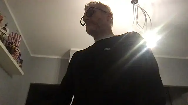 Axl hot online show from 15, 1, 2026