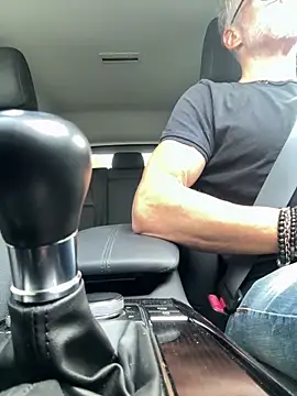 Axl hot online show from 12, 9, 2025