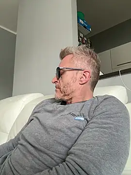 Axl hot online show from 7, 3, 2026