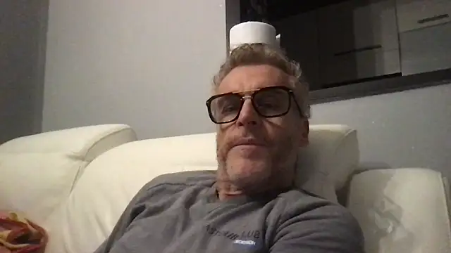 Axl hot online show from 12, 2, 2026