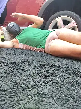 bad wolf28 online show from 7, 10, 2025