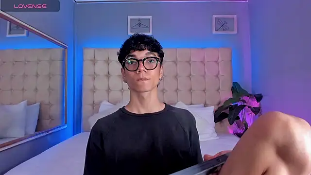 Phillicious   online show from 22, 9, 2025