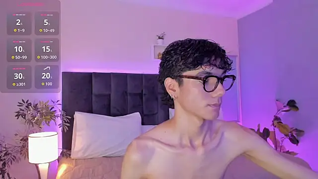 Phillicious   online show from 2, 12, 2025