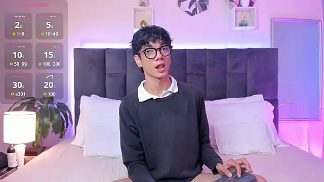 Phillicious   online show from 1, 10, 2025