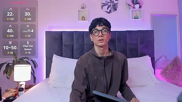 Phillicious   online show from 17, 9, 2025