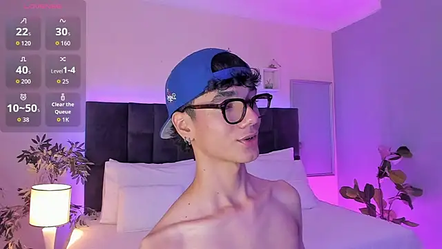 Phillicious   online show from 10, 11, 2025