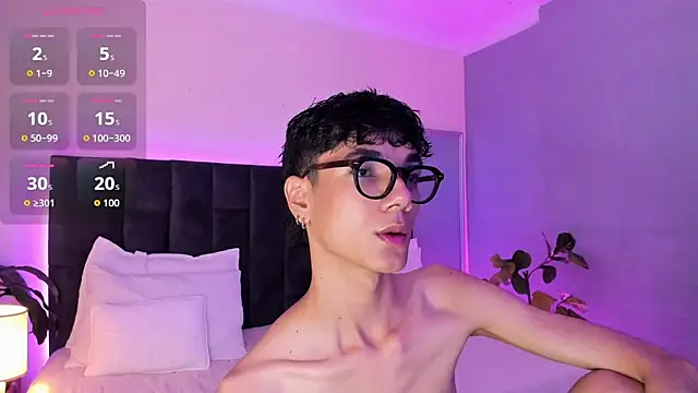 Phillicious   online show from 3, 11, 2025