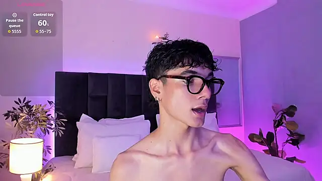 Phillicious   online show from 7, 11, 2025