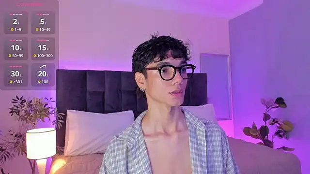 Phillicious   online show from 1, 12, 2025