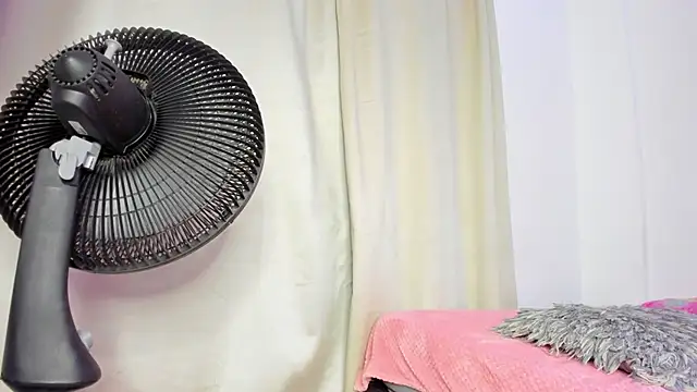 mia purplee online show from 2, 10, 2025