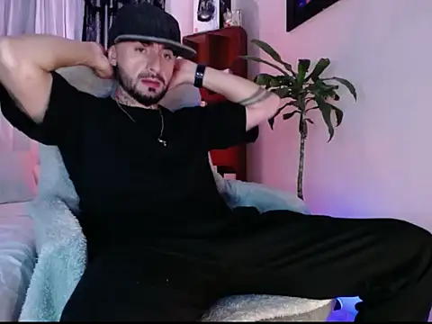 Edwardjonnes online show from 9, 10, 2025