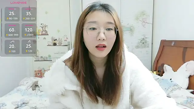 Snapshot of sisi-maiden chatting on 5, 12, 2025 sisi-maiden online show from 5, 12, 2025