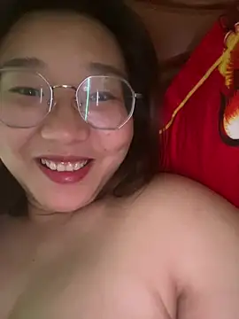 Snapshot of sisi-maiden chatting on 14, 4, 2026 sisi-maiden online show from 14, 4, 2026