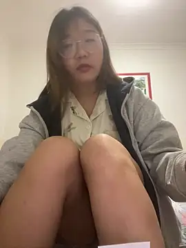 Snapshot of sisi-maiden chatting on 30, 3, 2026 sisi-maiden online show from 30, 3, 2026