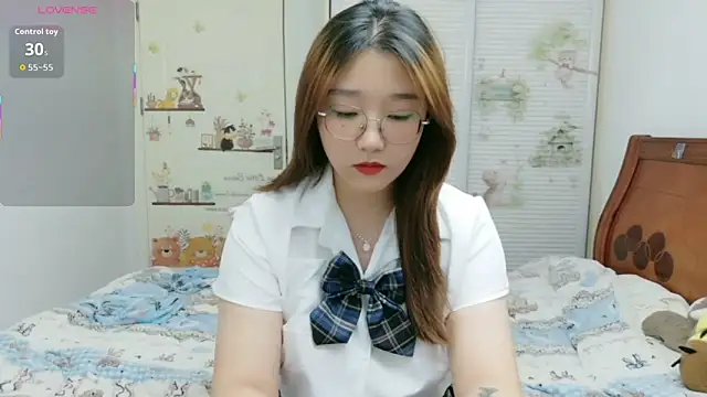 Snapshot of sisi-maiden chatting on 20, 12, 2025 sisi-maiden online show from 20, 12, 2025