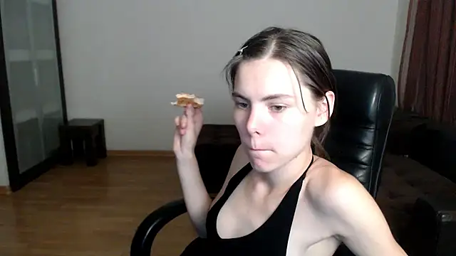 Snapshot of AmelieReve chatting on 24, 9, 2025 AmelieReve online show from 24, 9, 2025