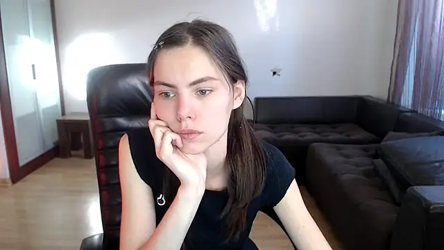 Snapshot of AmelieReve chatting on 16, 9, 2025 AmelieReve online show from 16, 9, 2025